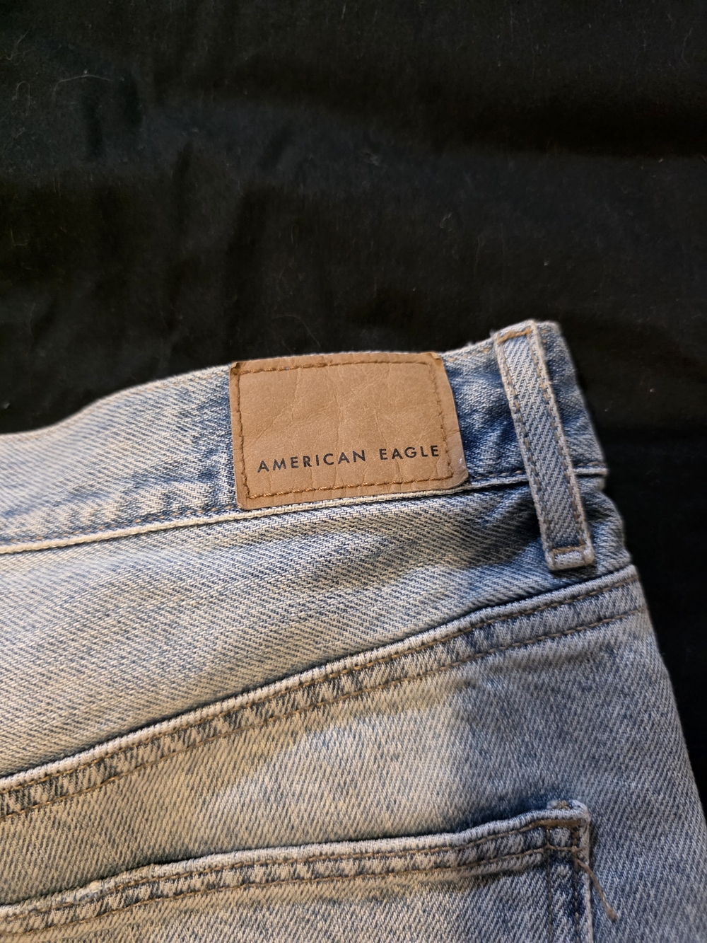 American Eagle Outfitters Light Wash Distressed Denim Shorts Size 6 - Picture 6 of 6